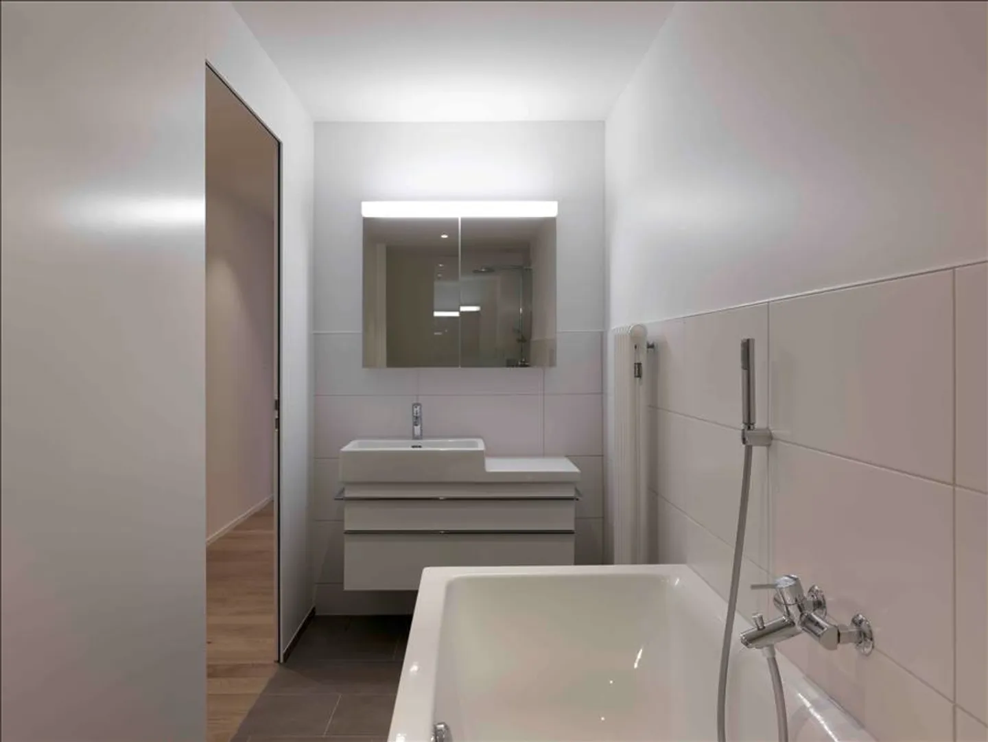 Modern Apartment in Central Location - Photo 4 of 8