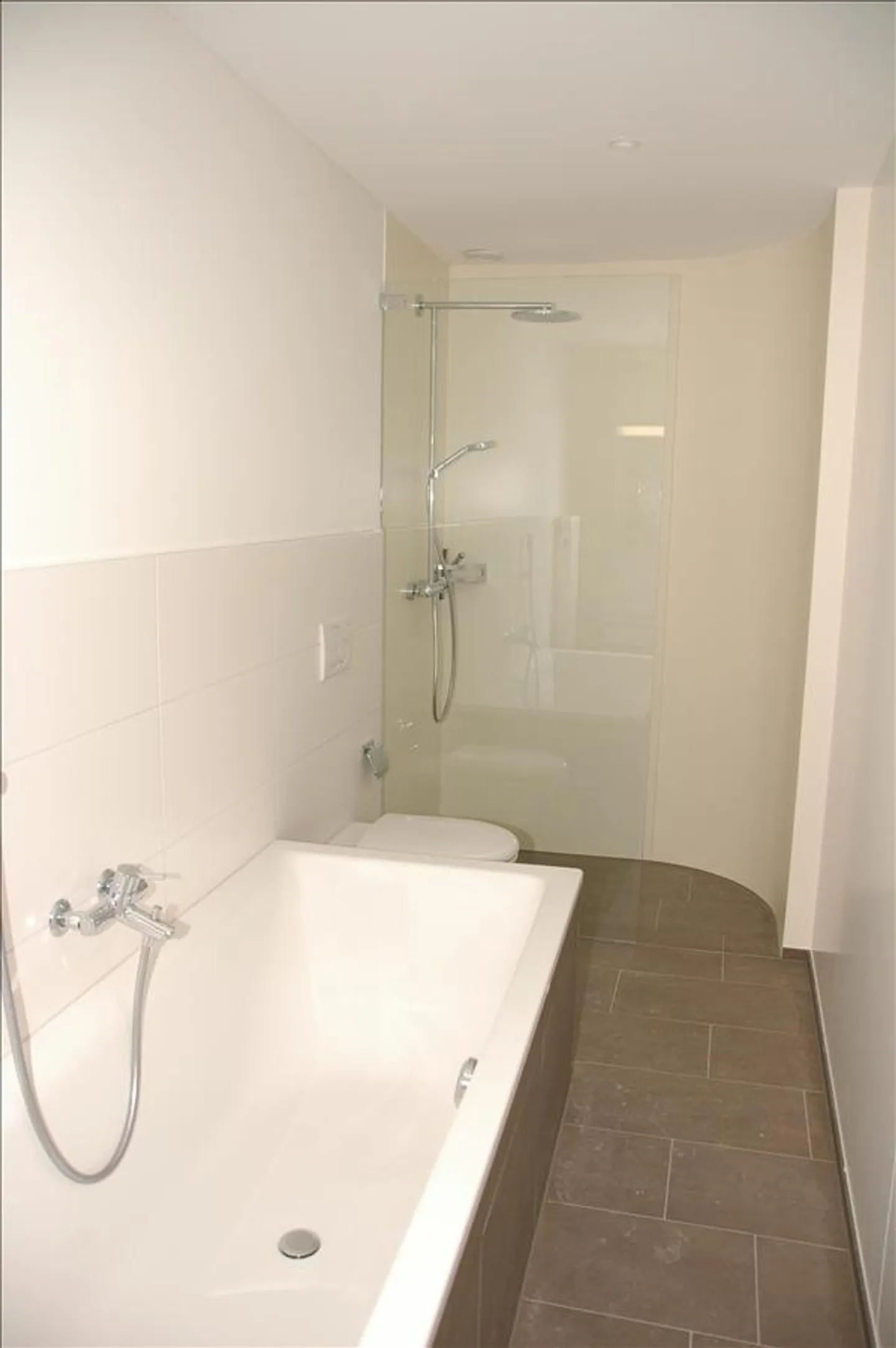 Modern Apartment in Central Location - Photo 5 of 8