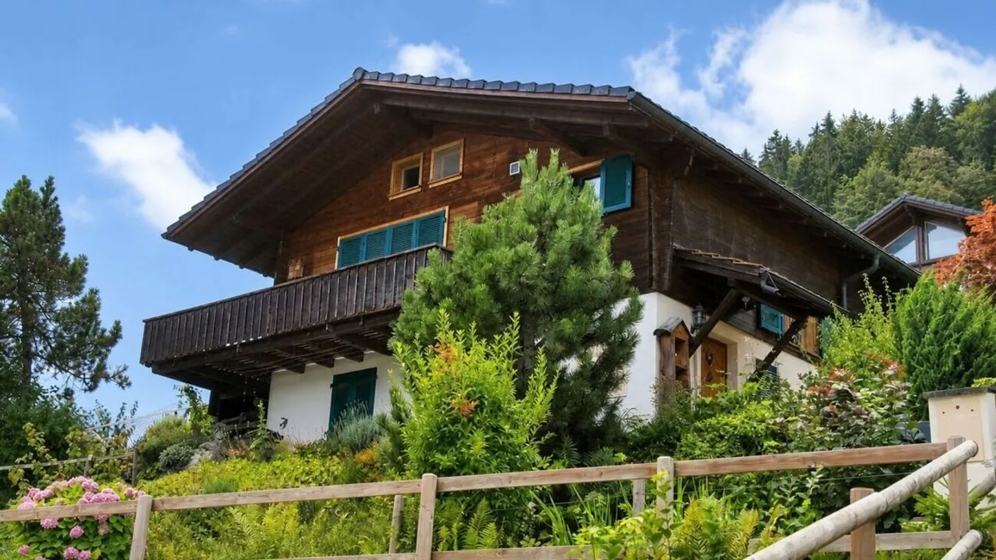 UN LOGENPLACE AU BORD DU LAC - Photo 1 sur 27