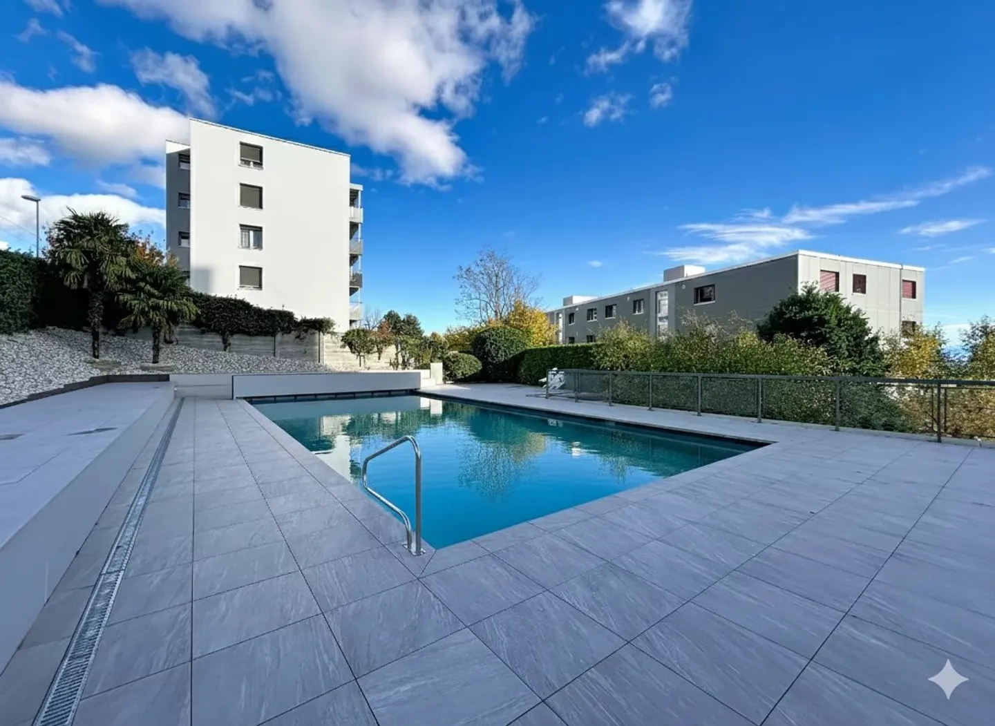 Apartment in Neuchâtel with lake and mountain views - Photo 8 of 8