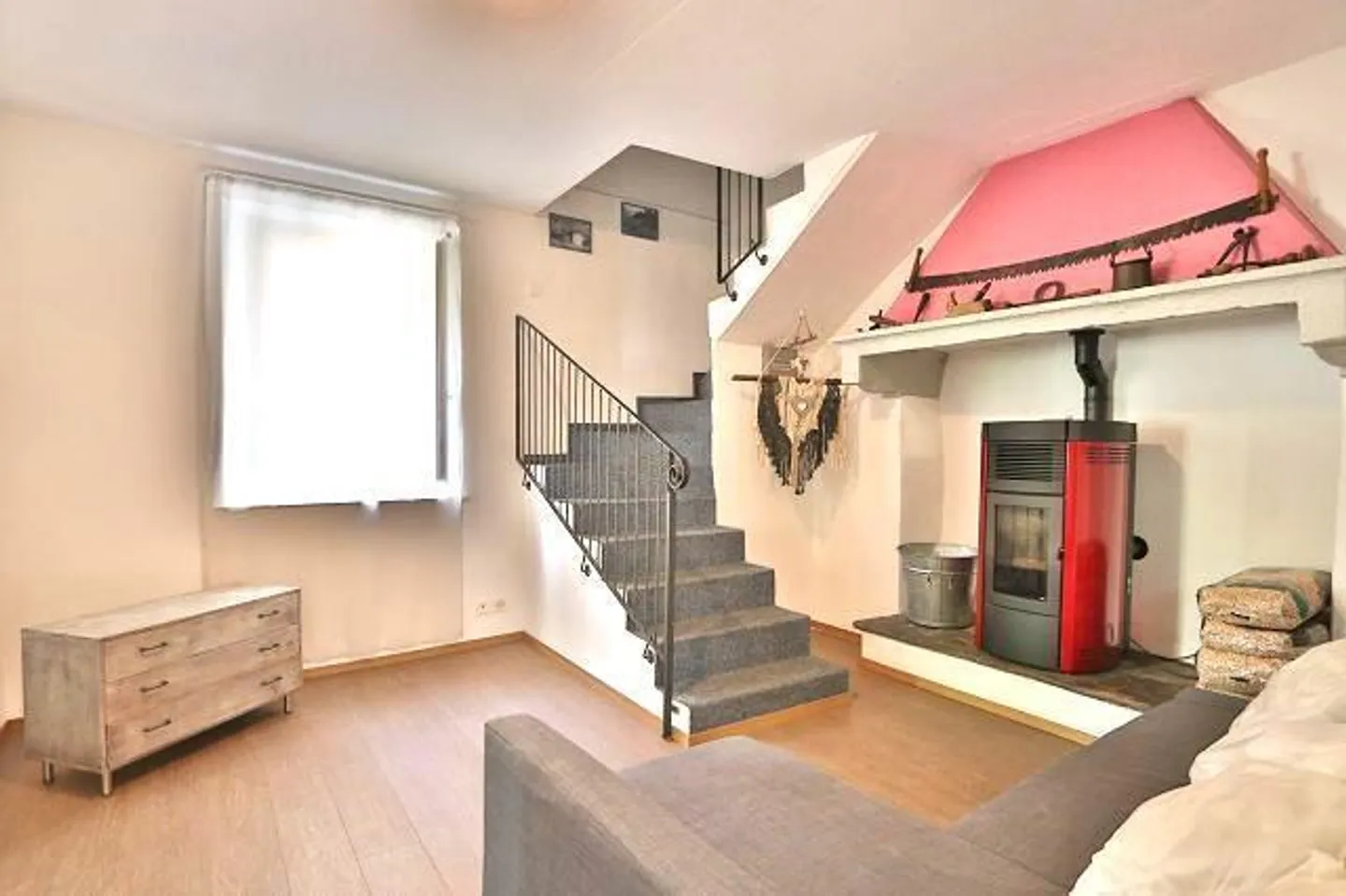 Maison de village ensoleillée et charmante de 3 ½ pièces - Photo 3 sur 13