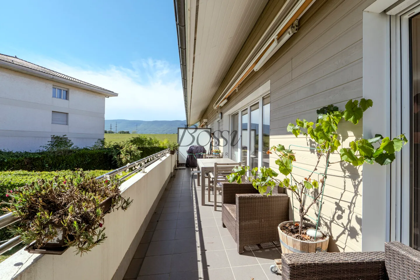 Duplex avec terrasse, vue dégagée à 10mn de Nyon gare - Photo 1 sur 13