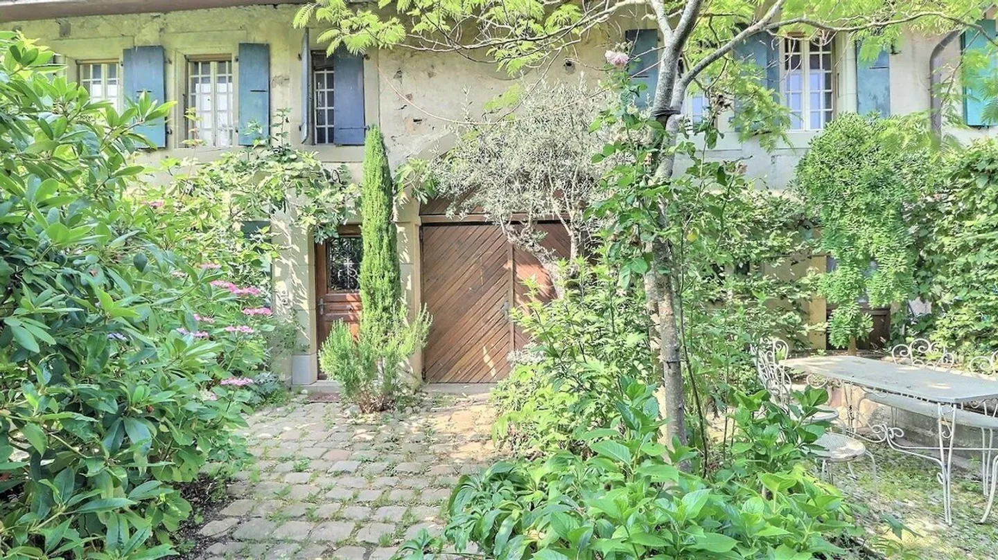 Charming property with natural pool near Lausanne - Photo 3 of 19