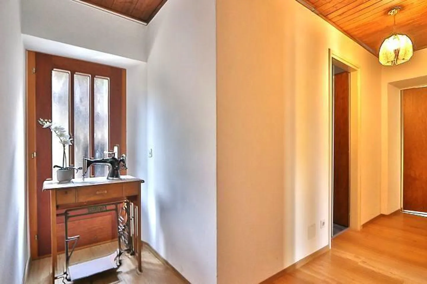 Maison de village ensoleillée et charmante de 3 ½ pièces - Photo 9 sur 13