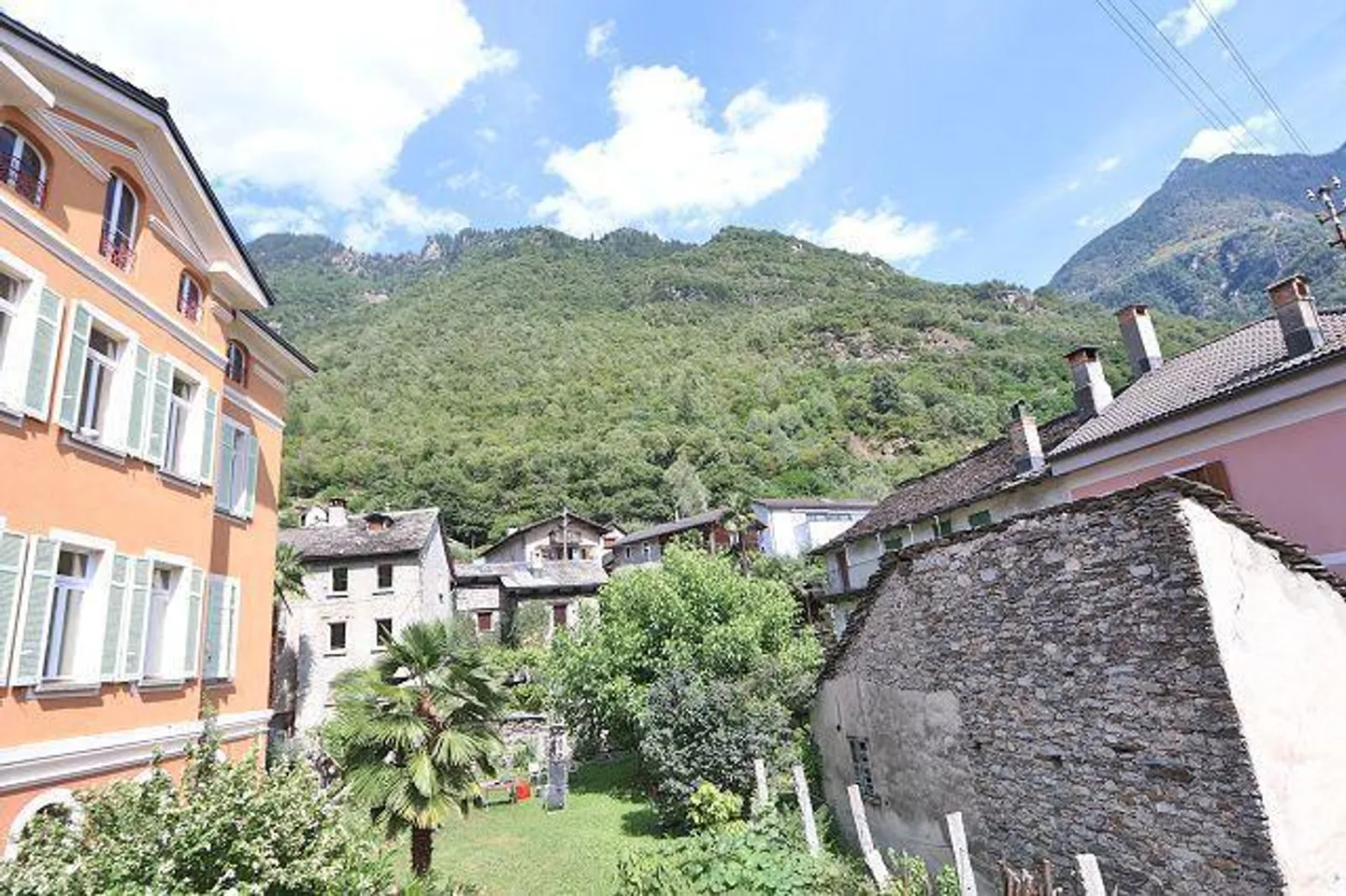 Maison de village ensoleillée et charmante de 3 ½ pièces - Photo 10 sur 13