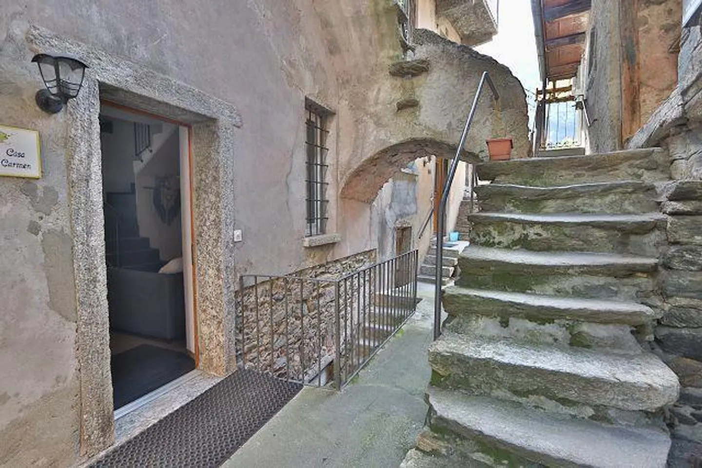 Maison de village ensoleillée et charmante de 3 ½ pièces - Photo 6 sur 13