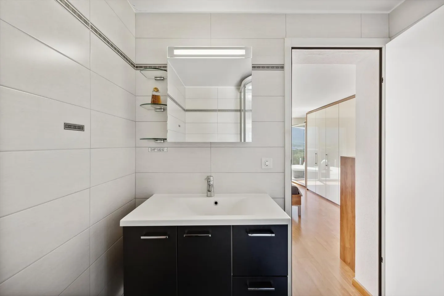 Rara villa individuale con piscina di fronte ai vigneti - Foto 6 di 6