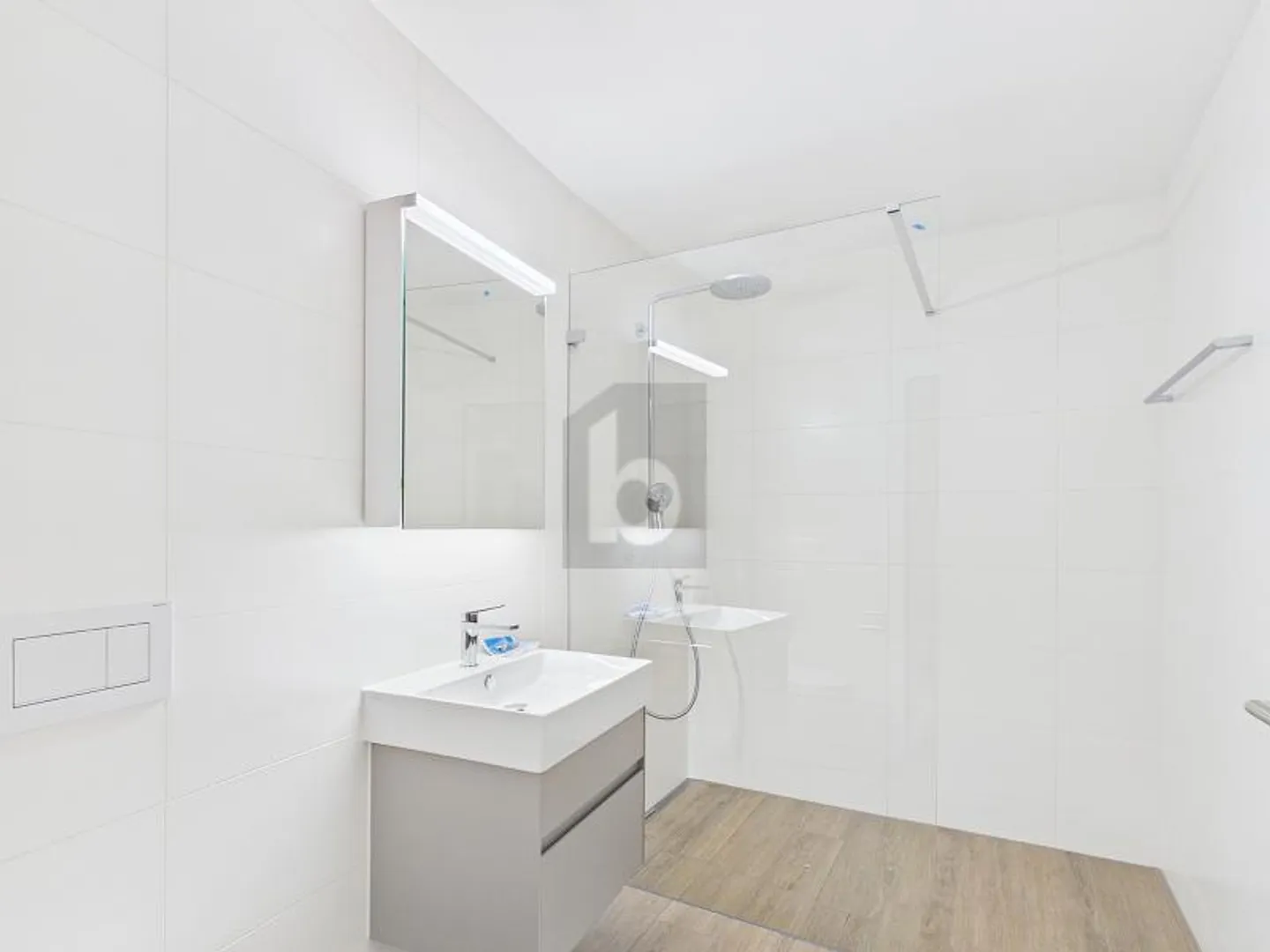 Stilvolle Wohnung mit zwei Balkonen - Foto 4 von 6