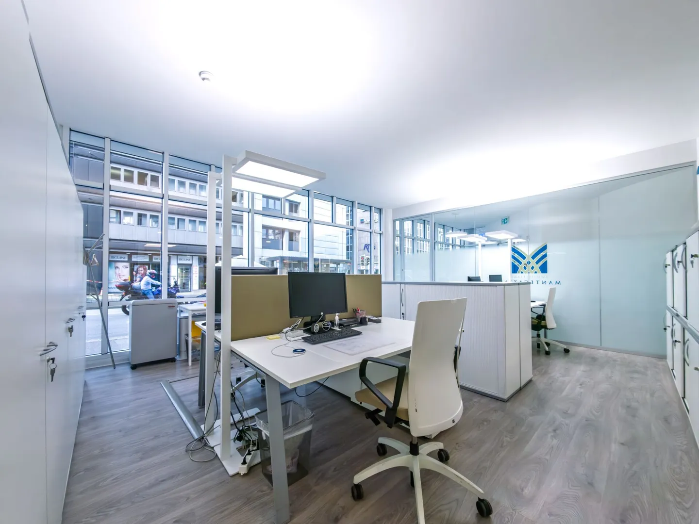 Prise en charge du bail - Bureau moderne et lumineux au centre de Lugano - Photo 4 sur 11