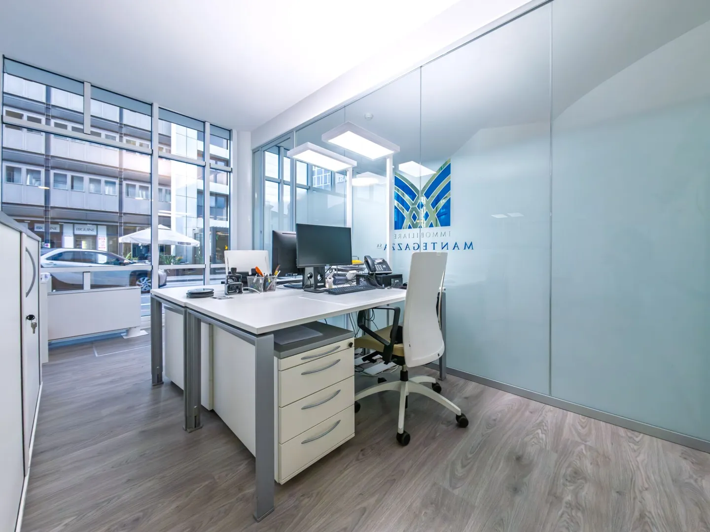 Prise en charge du bail - Bureau moderne et lumineux au centre de Lugano - Photo 5 sur 11