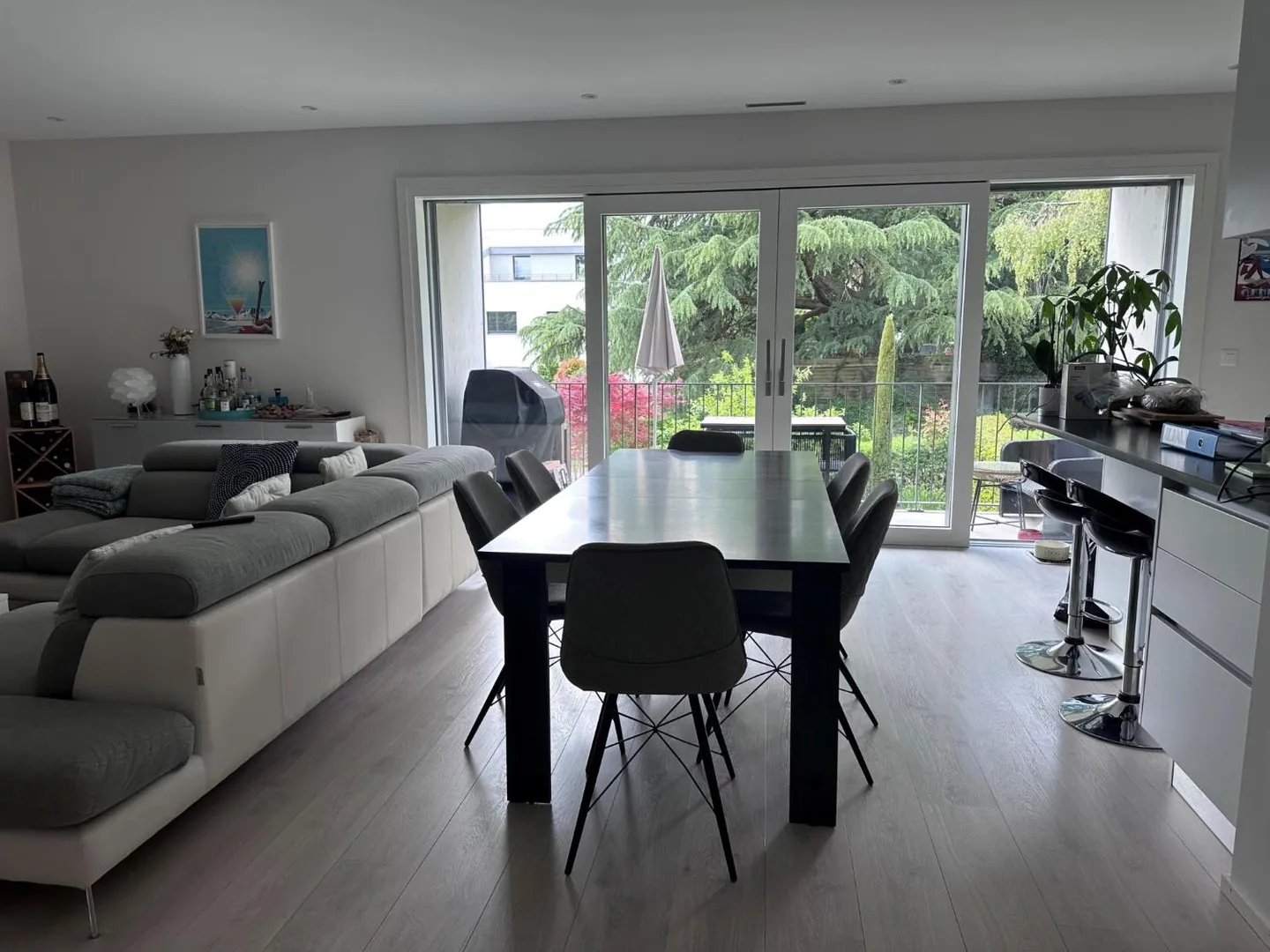 Bel Appartement avec Grand Balcon - Photo 5 sur 13
