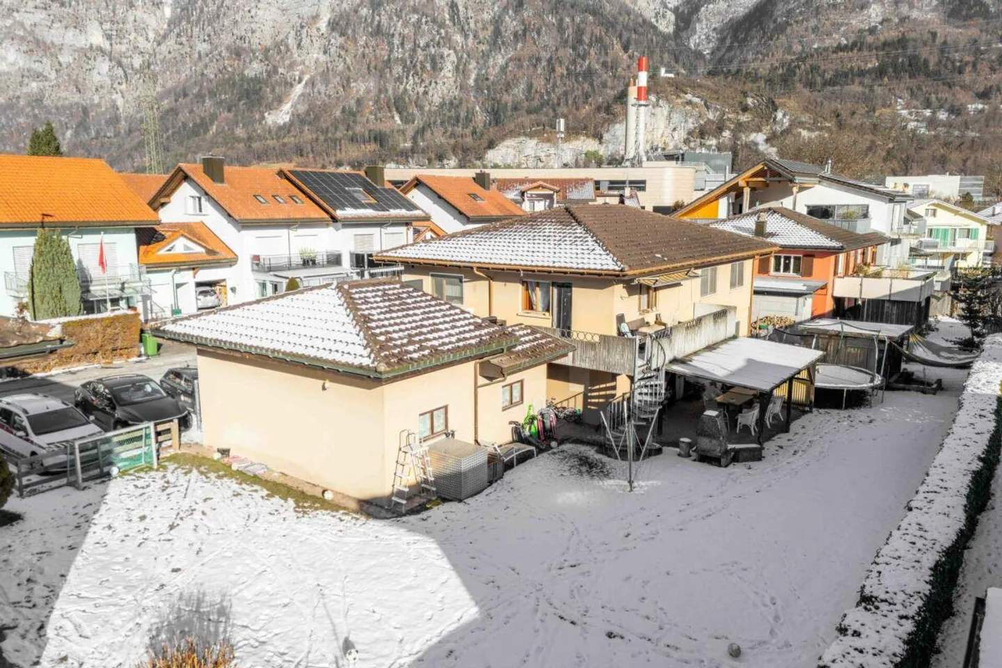 Casa unifamiliare di 5,5 stanze adatta alle famiglie in una posizione privilegiata a Flums - Foto 3 di 18