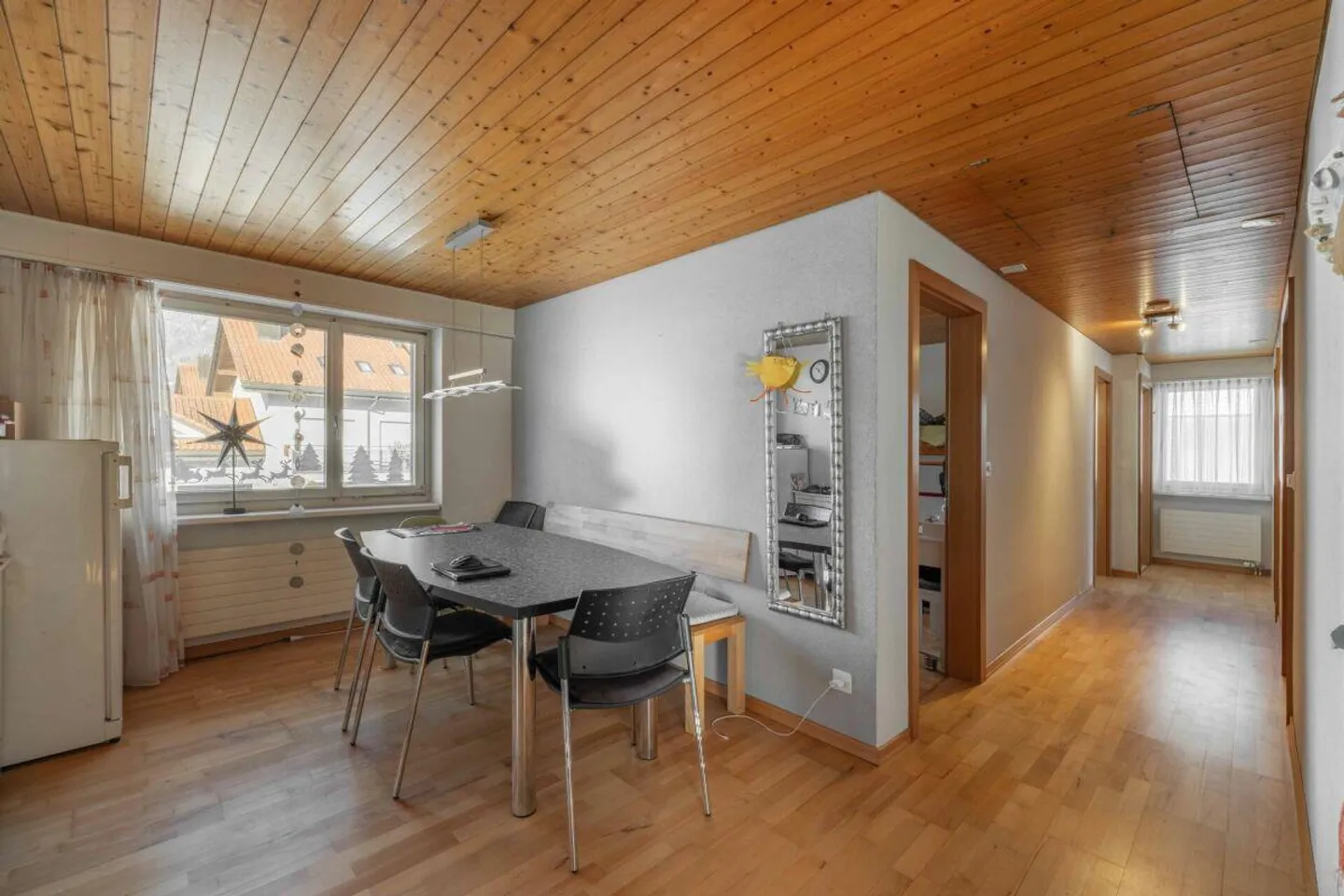 Casa unifamiliare di 5,5 stanze adatta alle famiglie in una posizione privilegiata a Flums - Foto 4 di 18