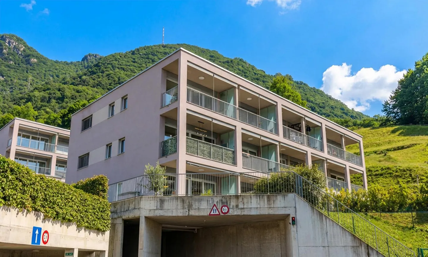 STUNNING AND MODERN 3.5 ROOMS WITH GARDEN IN PAZZALLO - Photo 9 of 10