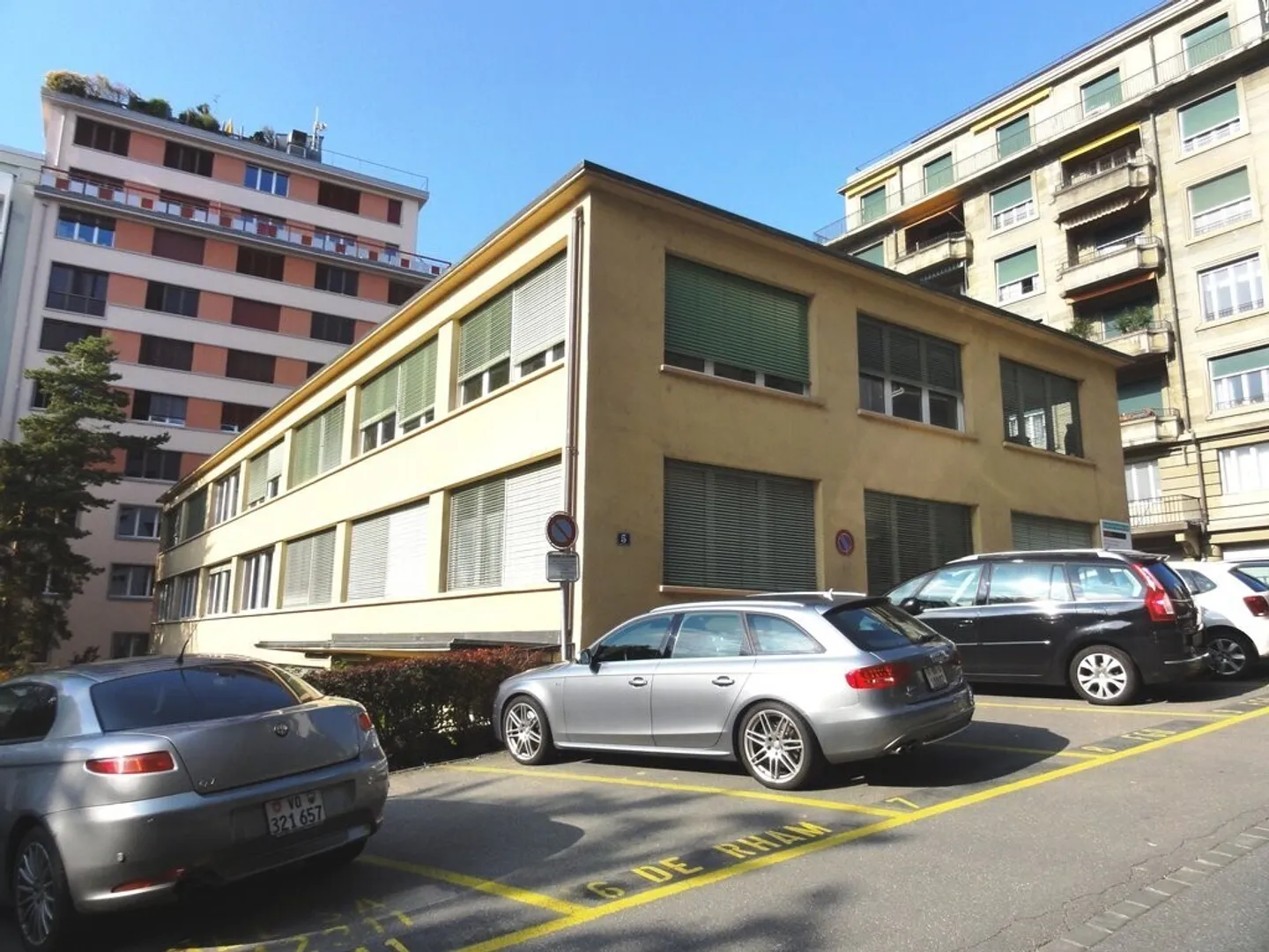 Parking space for rent in downtown Lausanne - Photo 1 of 1