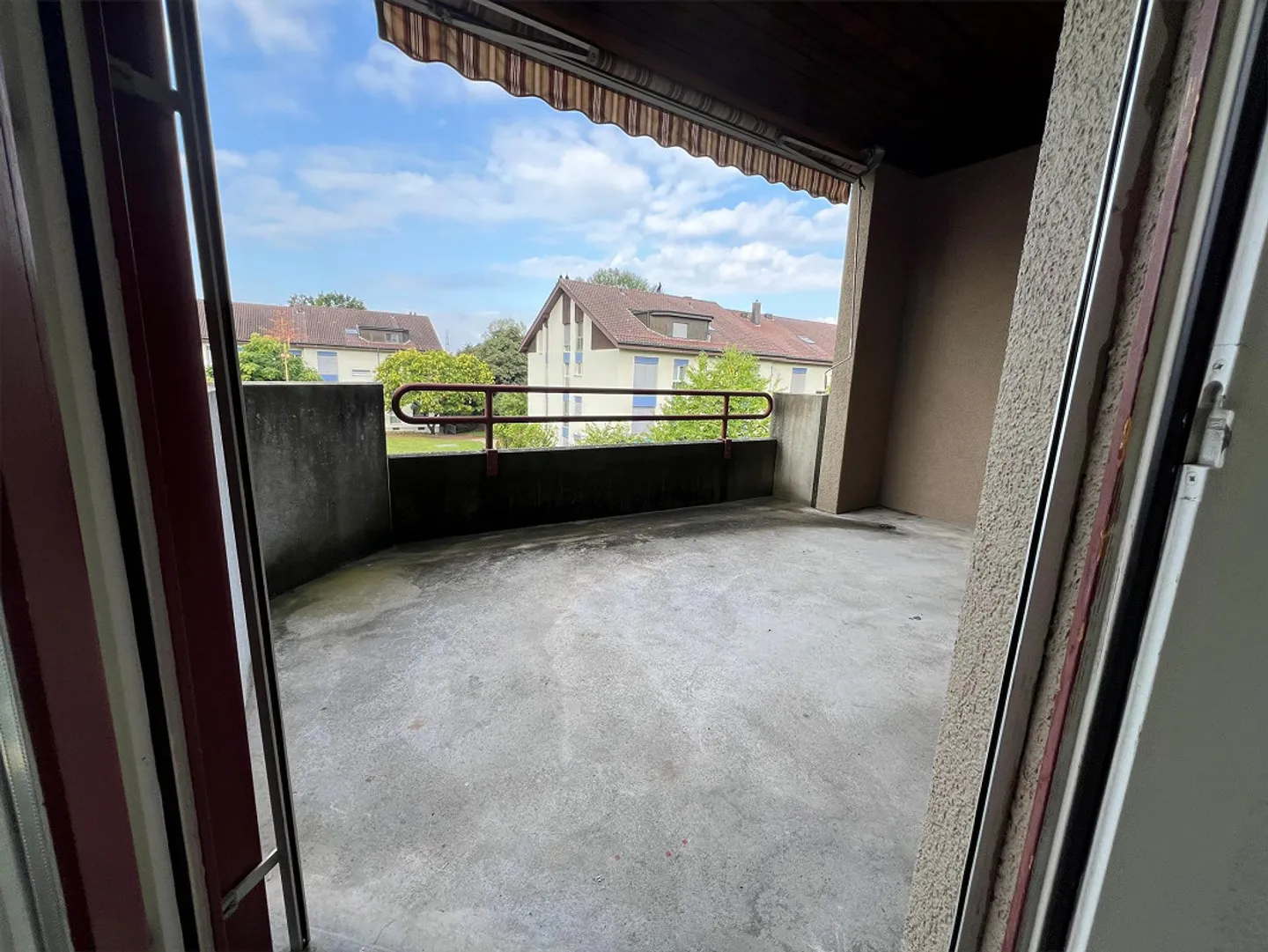 Modern 2.5-room apartment with balcony and garage in Lyss - Photo 4 of 7