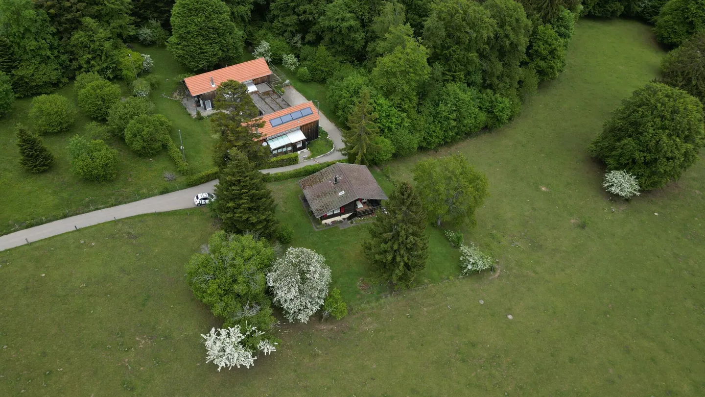 Idyllic chalet with large plot in a completely quiet location in Magglingen - Photo 10 of 15