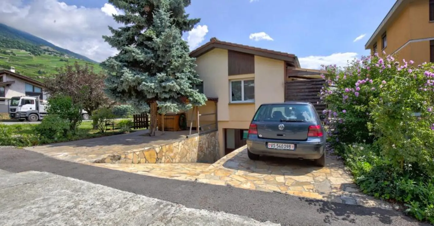 Bella villa a Vétroz - Foto 1 di 13