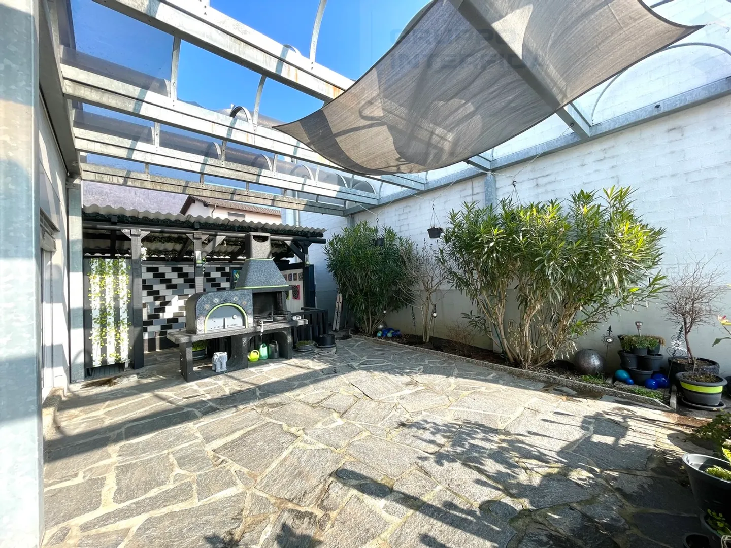 SCHÖNES GERÄUMIGES HAUS MIT AUSSICHT - Foto 3 von 9