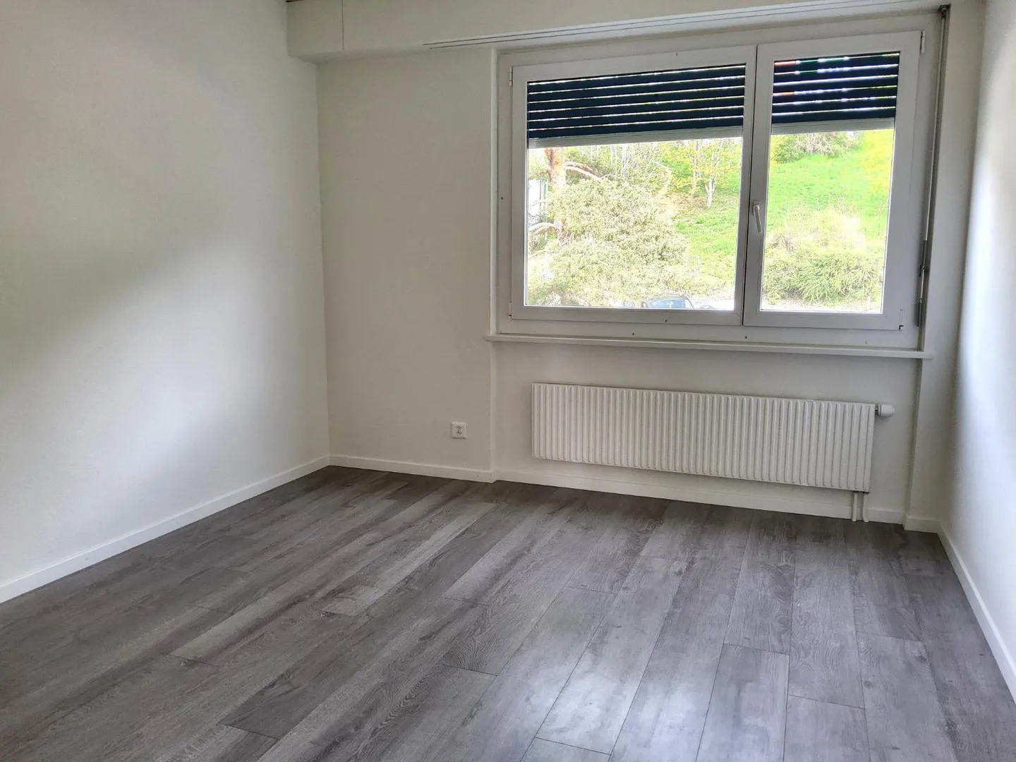 Appartement rénové avec vue sur le lac - Photo 3 sur 7