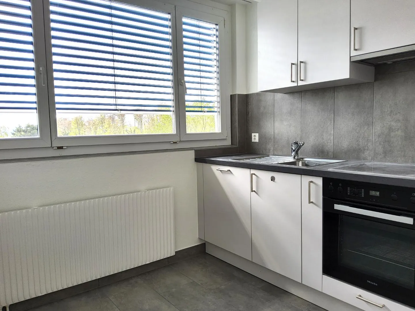 Appartement rénové avec vue sur le lac - Photo 5 sur 7