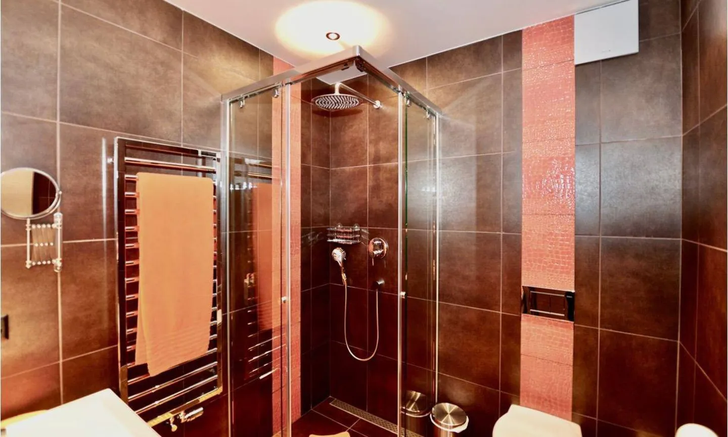 Property 9 Rooms in Gryon - Photo 13 of 23