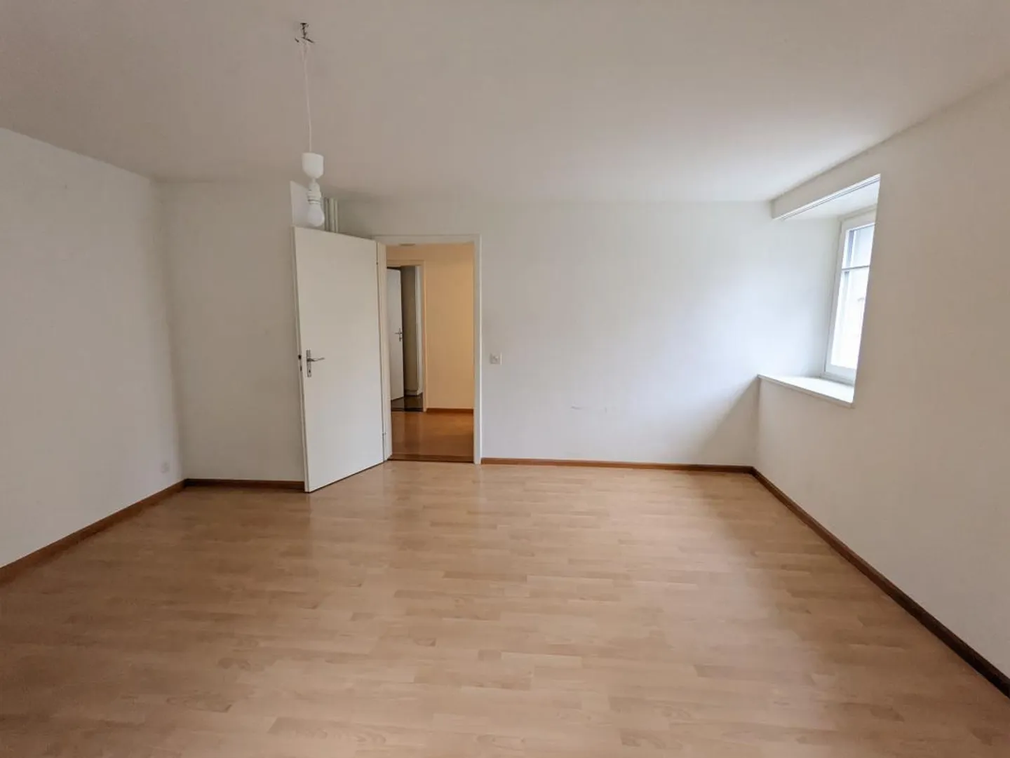 Bel appartement de 3 pièces au centre du village d'Arlesheim - Photo 4 sur 10