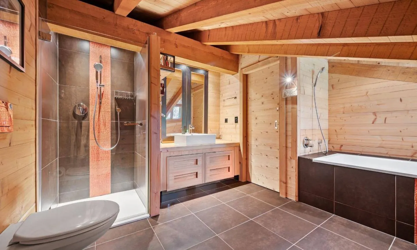 Property 9 Rooms in Gryon - Photo 19 of 23