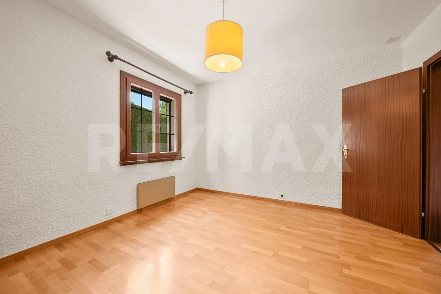 Facing the Lake: Spacious 7.5 Room Villa of 320 m² - Photo 8 of 13