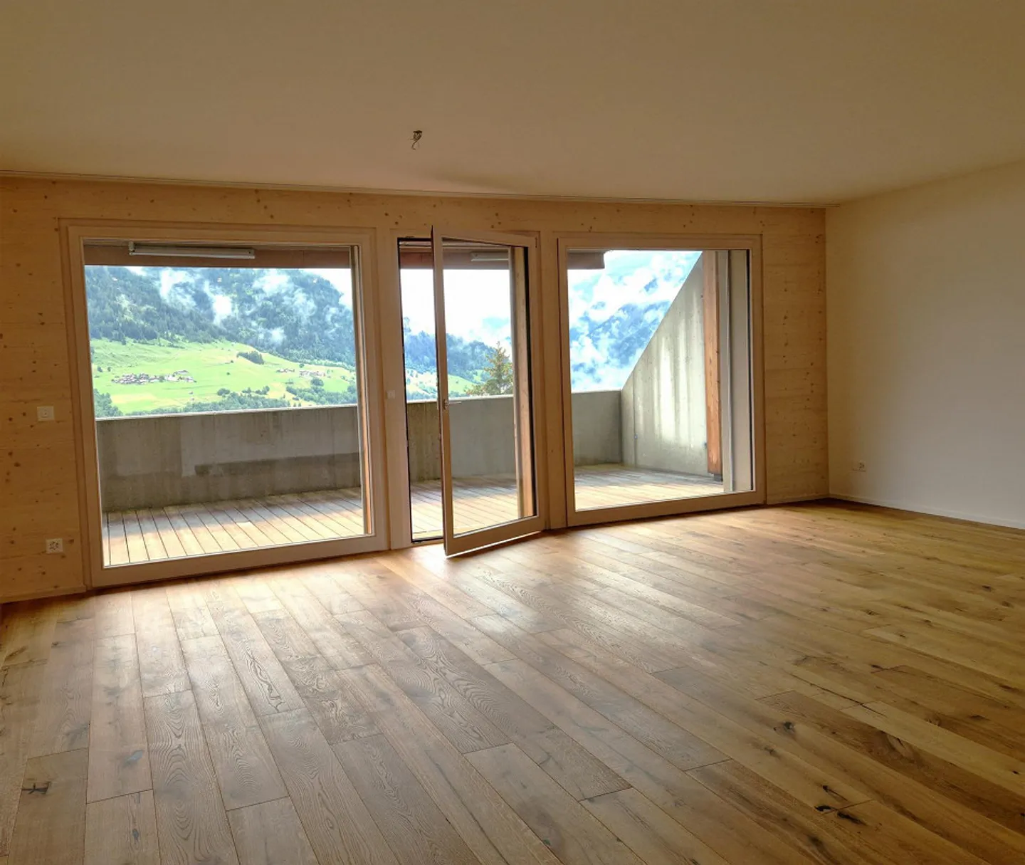 New beautiful 2.5 apartment for rent for permanent residence - Photo 3 of 20