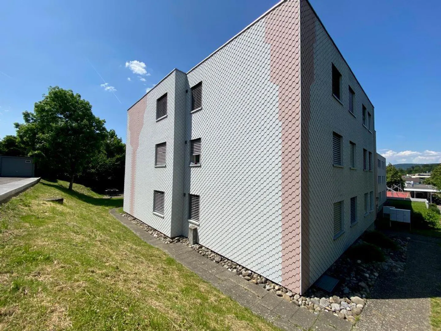 STÄDTISCH | SONNIG | TEILSANIERT - Foto 3 von 11