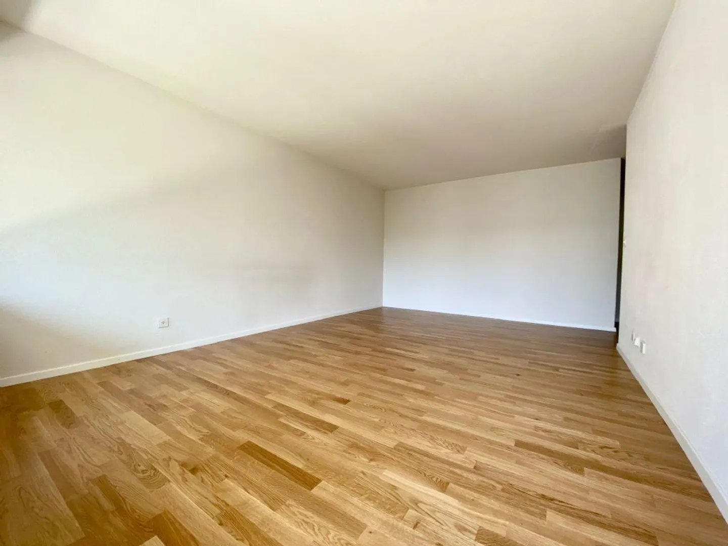 STÄDTISCH | SONNIG | TEILSANIERT - Foto 4 von 11