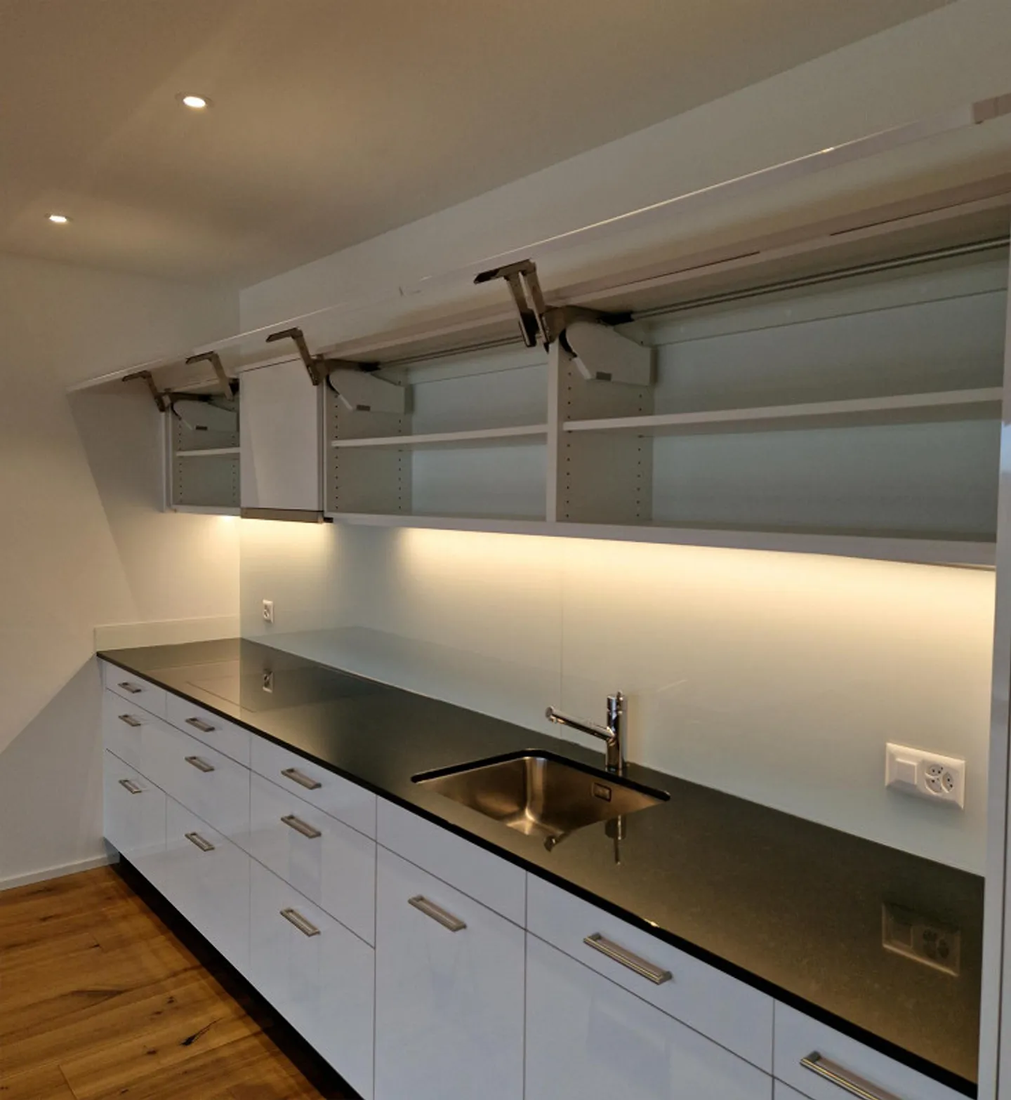 New beautiful 2.5 apartment for rent for permanent residence - Photo 15 of 20