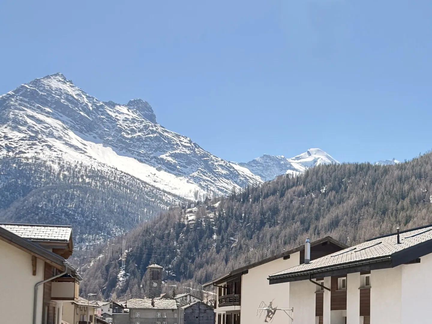 Attractive Residential and Commercial Building in Prime Location - Photo 4 of 17