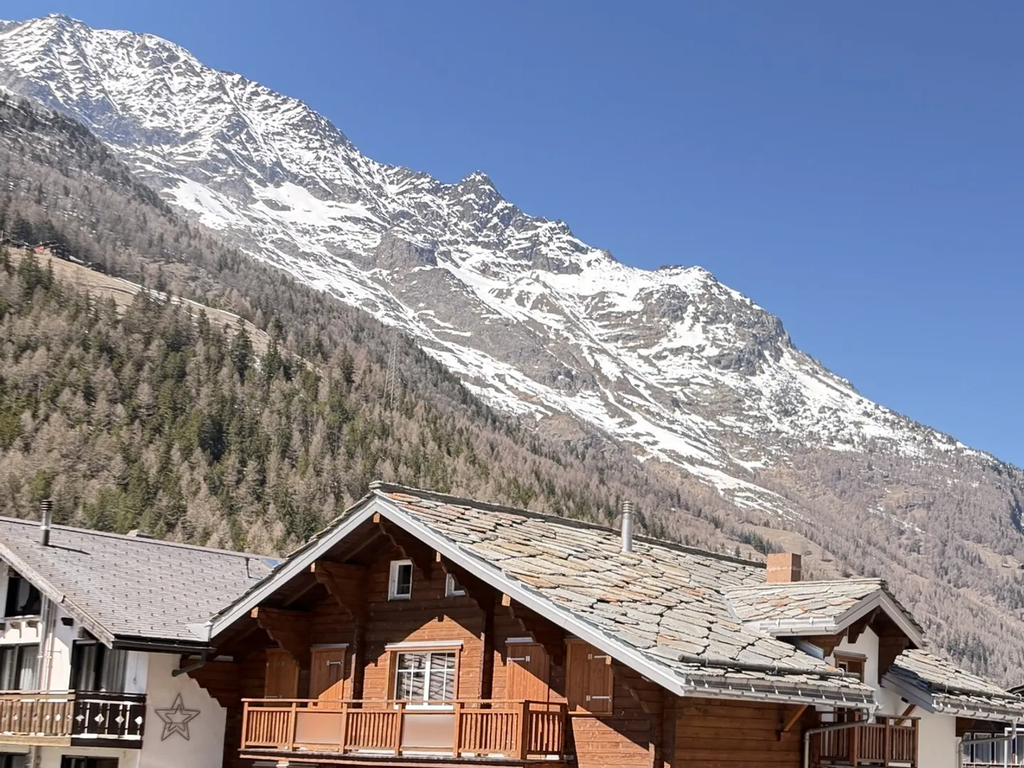 Attractive Residential and Commercial Building in Prime Location - Photo 5 of 17