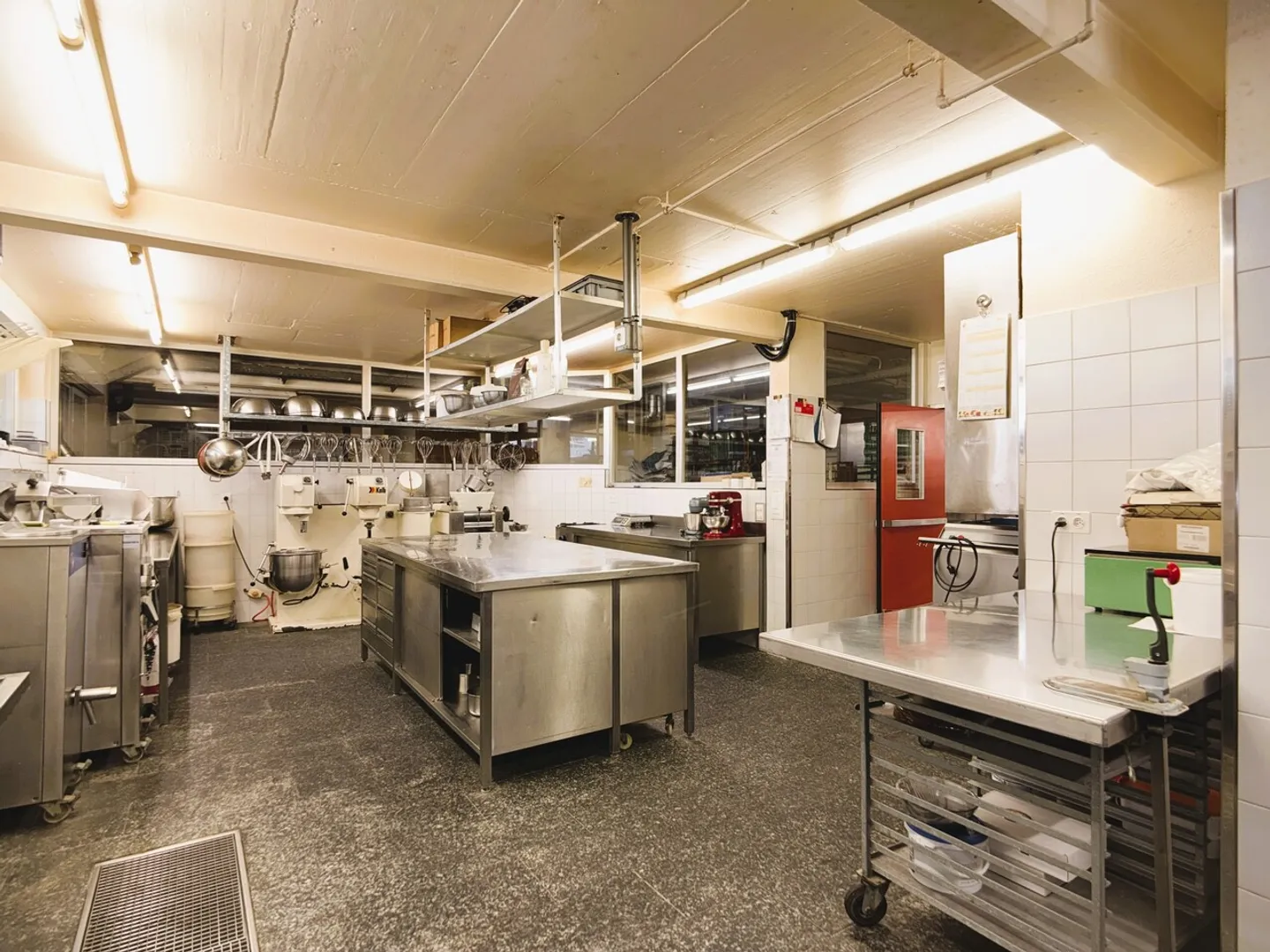 Attractive Residential and Commercial Building in Prime Location - Photo 8 of 17