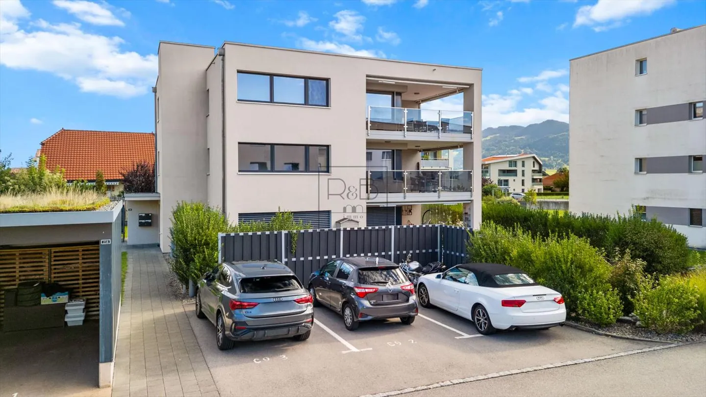 Bright 4.5-room apartment in Riaz - Photo 1 of 12