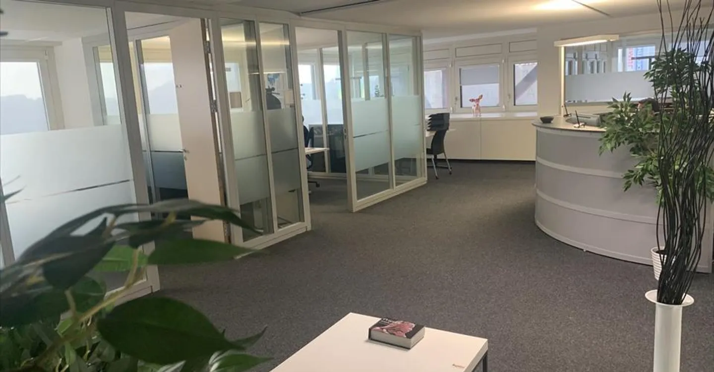 Bureau à louer - Photo 1 sur 12