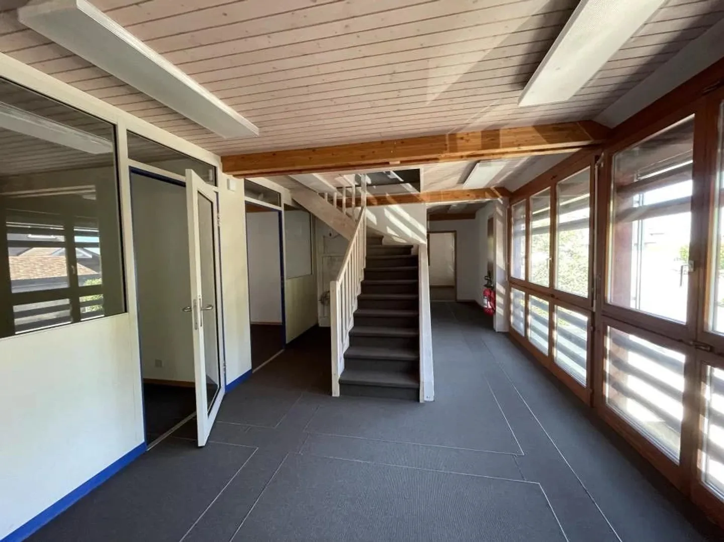 Espace Commercial Polyvalent à Founex - Photo 4 sur 5