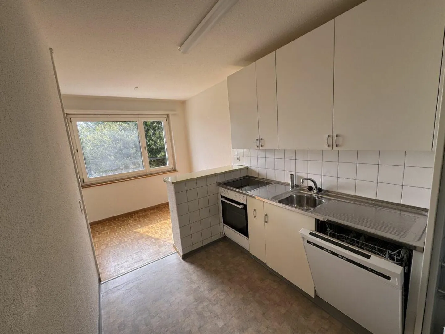 Appartamento affascinante di 3,5 stanze a Witikon, limitato fino al 31 marzo 2027 - Foto 3 di 8