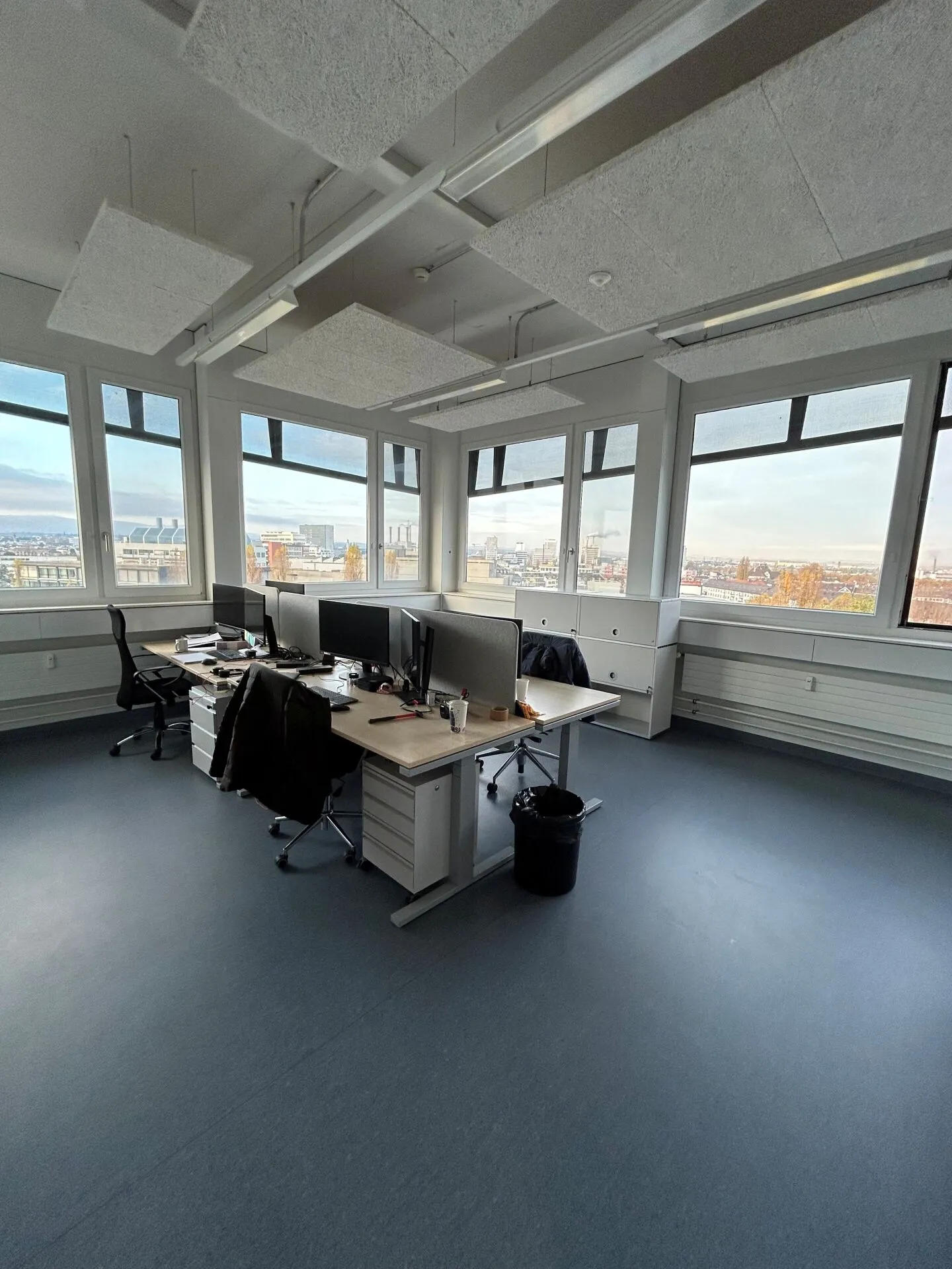 Discover the Future of Research: State-of-the-Art Laboratory Spaces for Groundbreaking Innovations. - Photo 4 of 7