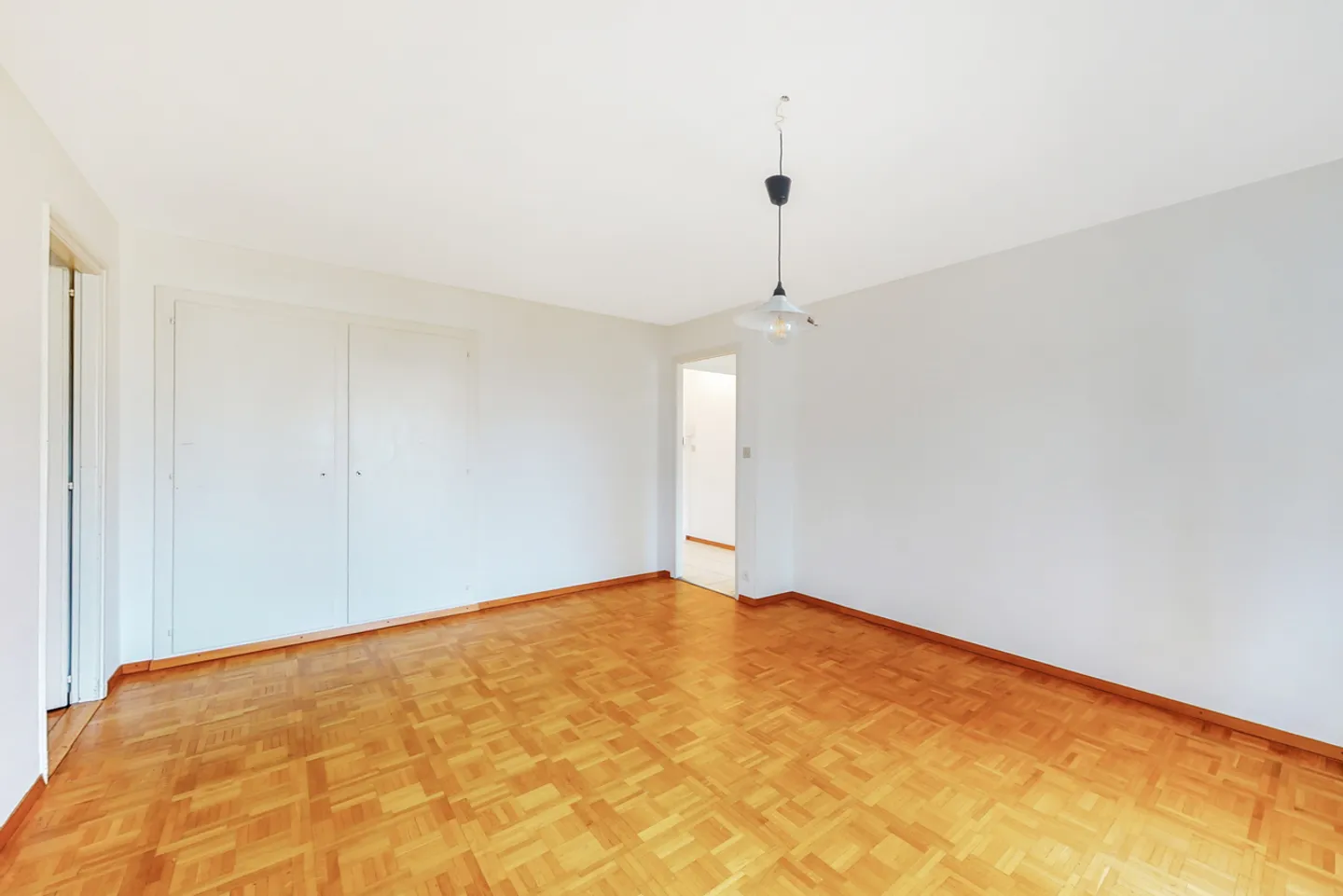 Quiet and residential area - Photo 4 of 12