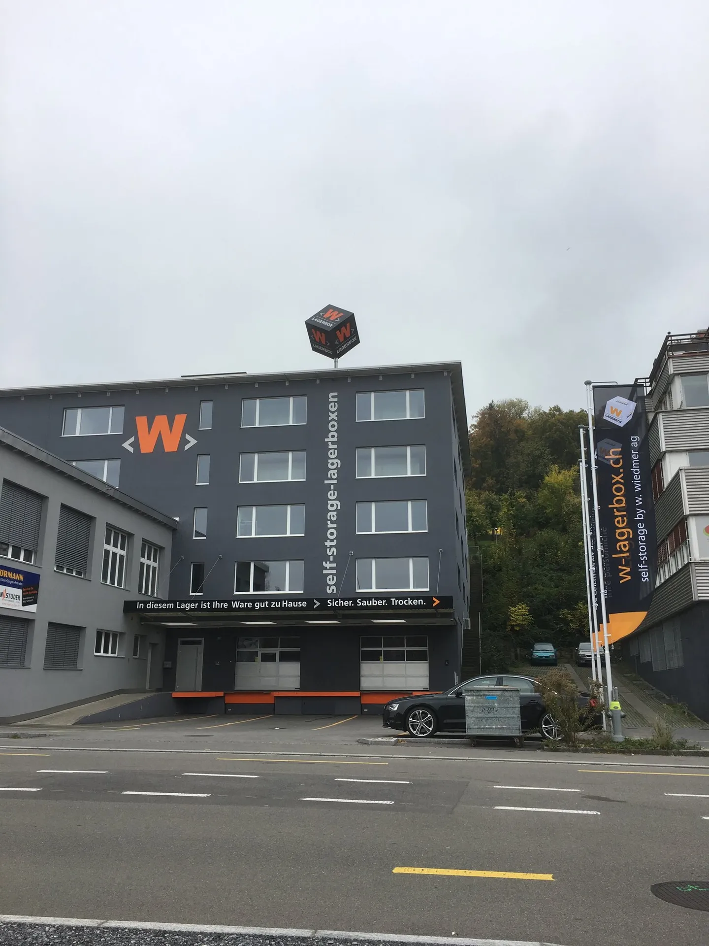 Moderne scatole di stoccaggio self-storage con molti vantaggi - Foto 3 di 7