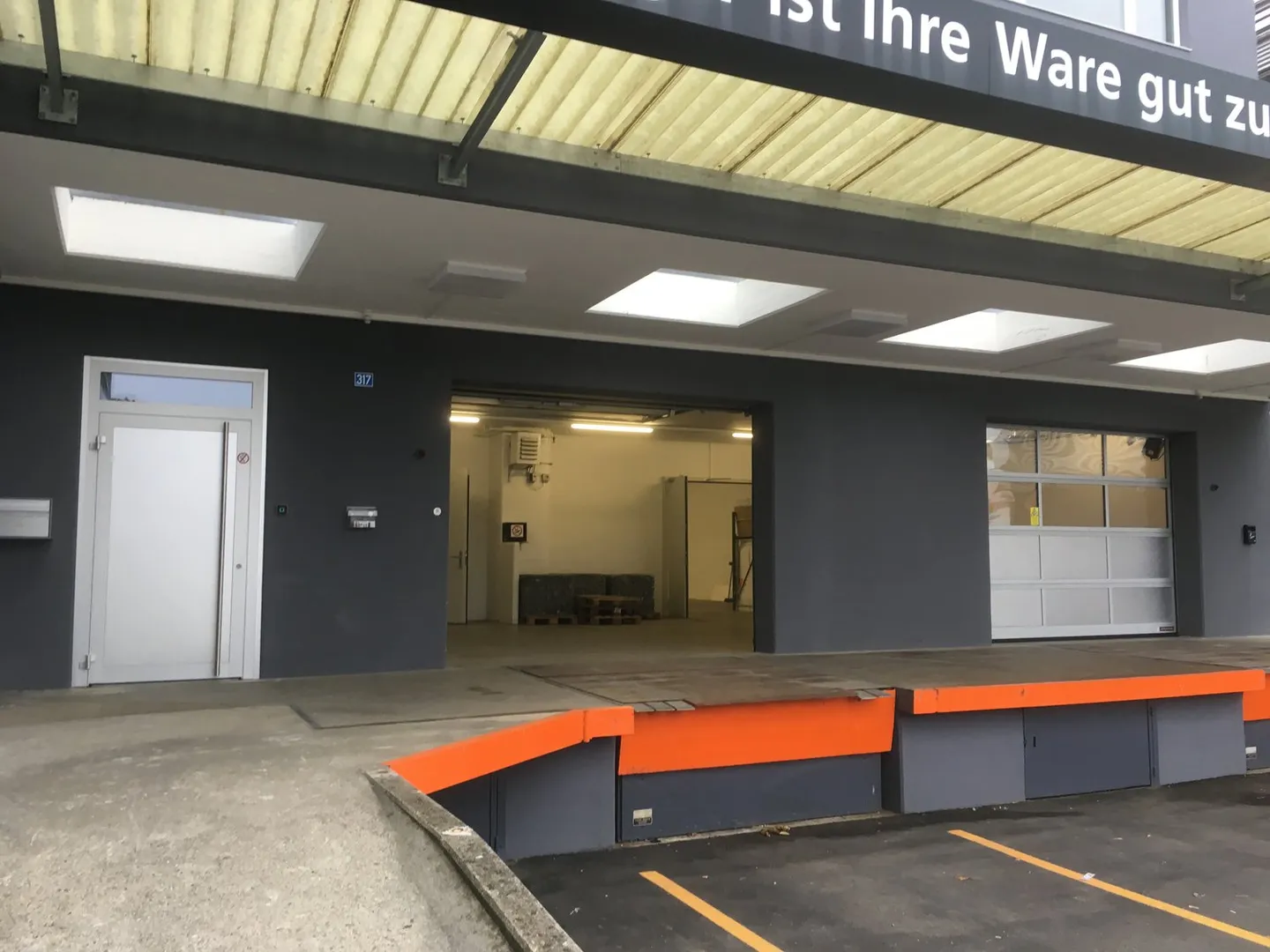 Moderne scatole di stoccaggio self-storage con molti vantaggi - Foto 4 di 7