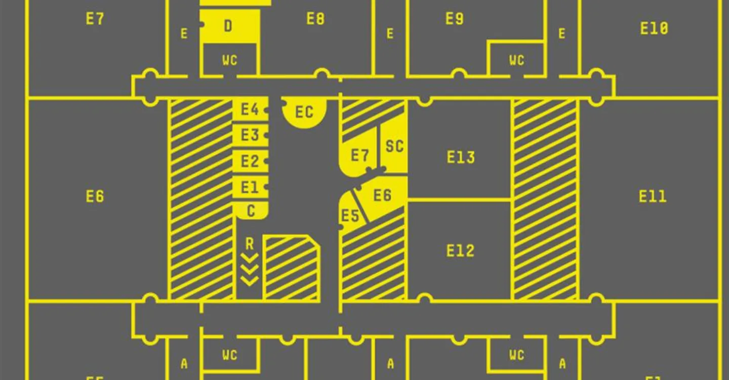 Mixed-use building for rent - Photo 3 of 9