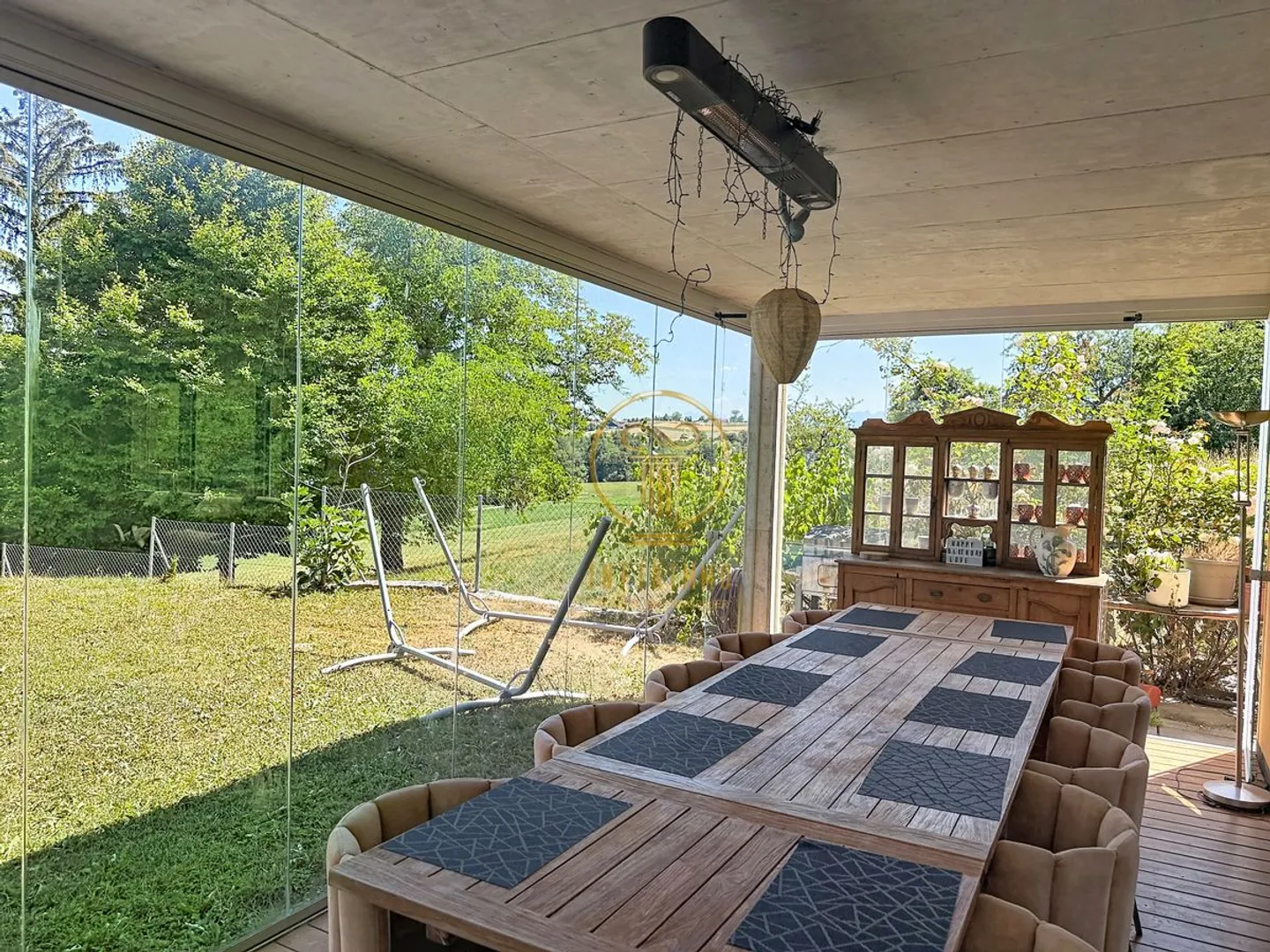 CARROUGE (VD), PROPRIÉTÉ RARE ! Maison individuelle avec 5.5 pièces et vue sur le Moléson. - Photo 3 sur 13