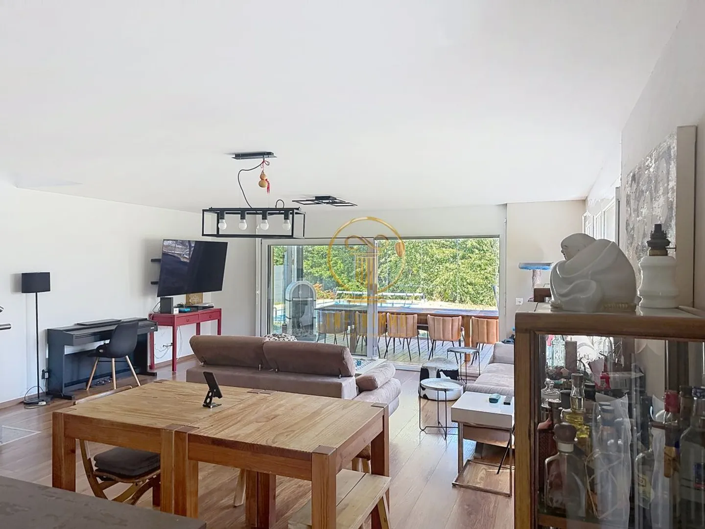 CARROUGE (VD), PROPRIÉTÉ RARE ! Maison individuelle avec 5.5 pièces et vue sur le Moléson. - Photo 5 sur 13