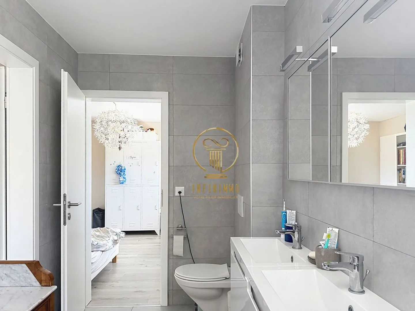 CARROUGE (VD), PROPRIÉTÉ RARE ! Maison individuelle avec 5.5 pièces et vue sur le Moléson. - Photo 8 sur 13