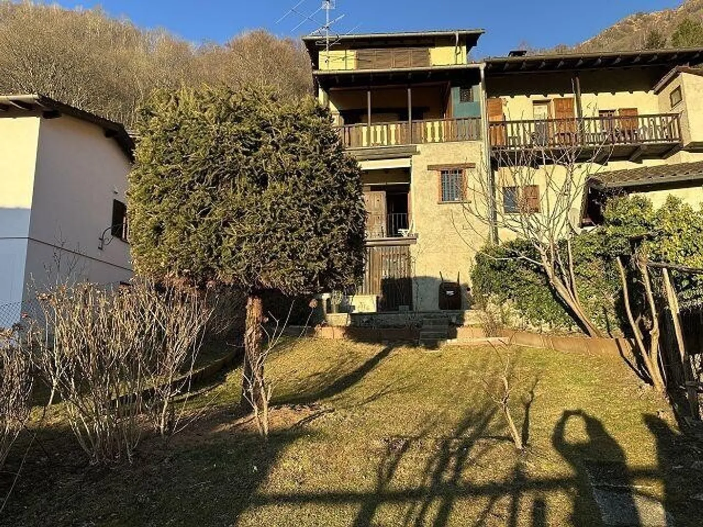 Charmantes Dorfhaus - Foto 1 von 13