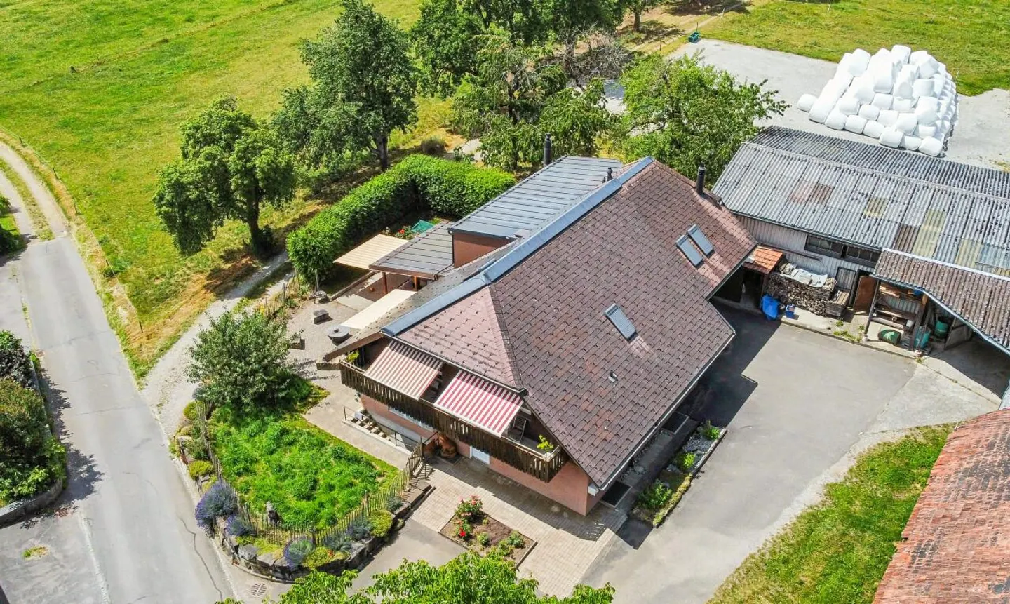 Maison de génération modernisée avec vue à Gysenstein - Photo 2 sur 11